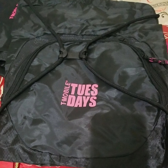 New T-Mobile Drawstring Black Backpack With Zipper Compartment - Picture 3 of 5
